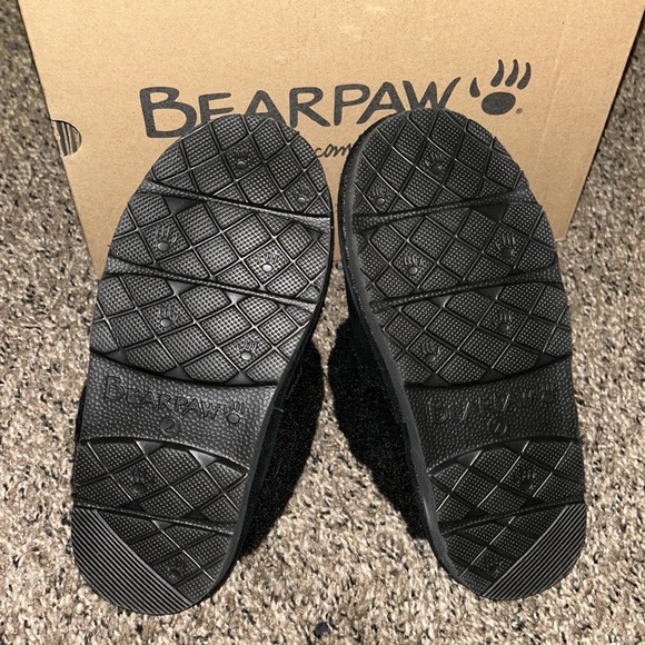 NWT* Bearpaw kids slippers size 2(y) - Picture 4 of 5